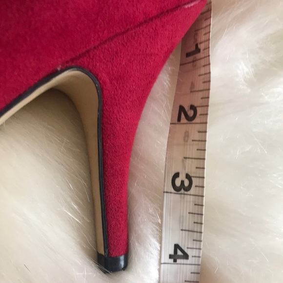 Elle ⚜️ Gold Studded Red Sueded Pumps - Picture 10 of 10